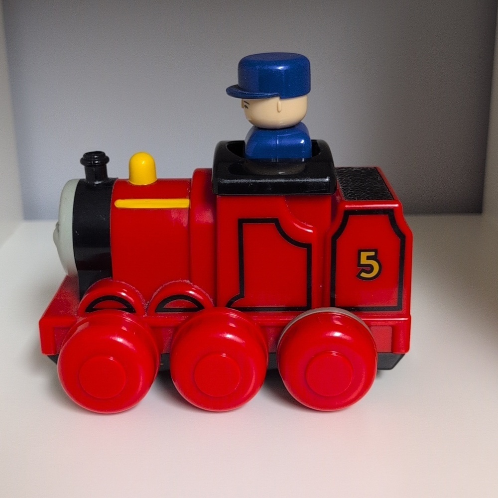 💜2/$20💜 Vintage TOMY Thomas Push And Go Train With Conductor, 1998 - Picture 2 of 7